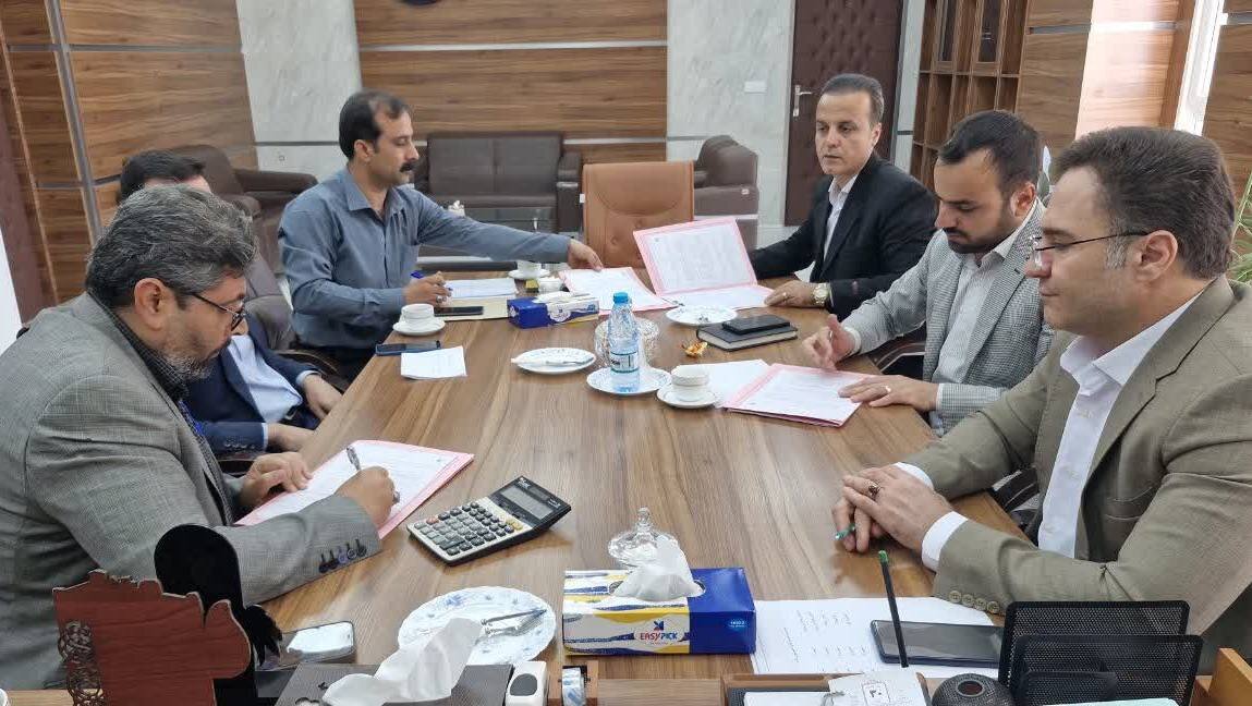 فرماندار تنگستان: پرونده‌های ساختمانی تعیین تکلیف شوند
