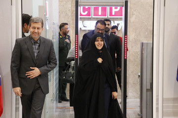 معاون امور زنان و خانواده رئیس جمهور وارد اصفهان شد