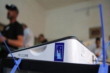 تداوم روند تحویل کارت‌های انتخاباتی در عراق