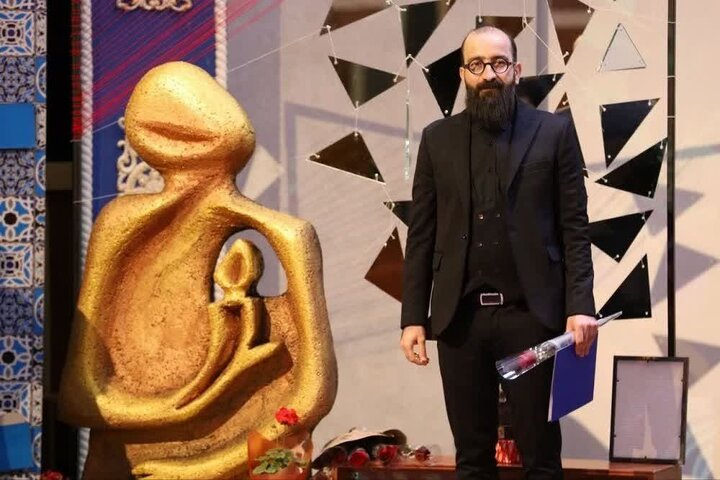 مرادی سنجانی: قرآن منبع بیپایان تصویر و الهام برای هنر اسلامی است مرادی سنجانی: قرآن منبع بیپایان تصویر و الهام برای هنر اسلامی است