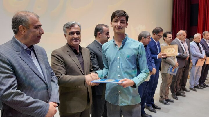 برگزاری جشن ستارگان در سنندج برگزاری جشن ستارگان در سنندج