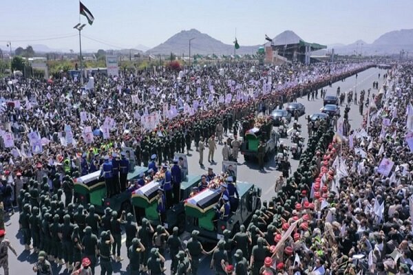 تشییع باشکوه پیکر مقام ارشد نظامی یمنی+فیلم تشییع باشکوه پیکر مقام ارشد نظامی یمنی+فیلم