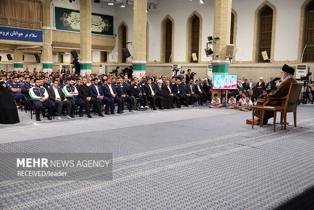 دیدار قهرمانان ورزشی و مدال‌آوران المپیادهای علمی با رهبر معظم انقلاب اسلامی