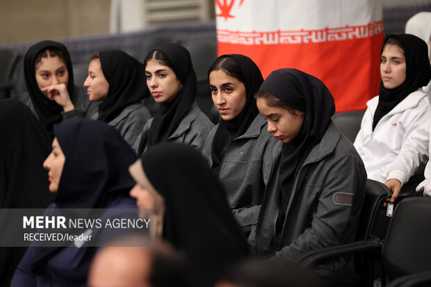 دیدار قهرمانان ورزشی و مدال‌آوران المپیادهای علمی با رهبر معظم انقلاب اسلامی