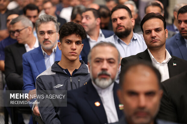 دیدار قهرمانان ورزشی و مدال‌آوران المپیادهای علمی با رهبر معظم انقلاب اسلامی