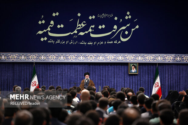 دیدار قهرمانان ورزشی و مدال‌آوران المپیادهای علمی با رهبر معظم انقلاب اسلامی