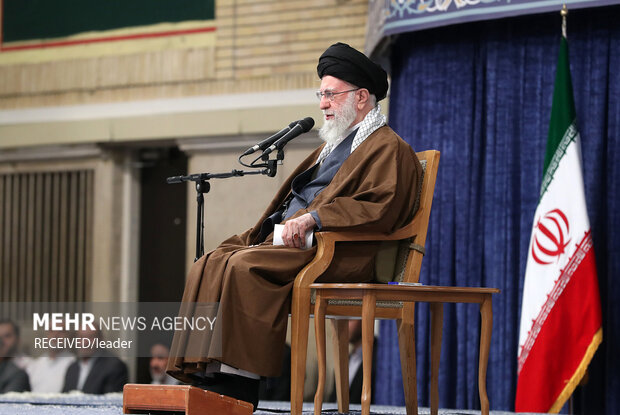 دیدار قهرمانان ورزشی و مدالآوران المپیادهای علمی با رهبر معظم انقلاب 35