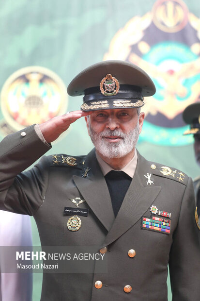 مراسم دانش‌آموختگی دانشجویان دانشگاه‌های افسری آجا