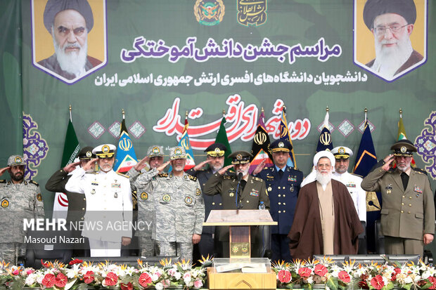 مراسم دانش‌آموختگی دانشجویان دانشگاه‌های افسری آجا