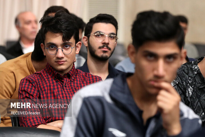 Ayetullah Hamanei'nin bugünkü görüşmesinden fotoğraflar