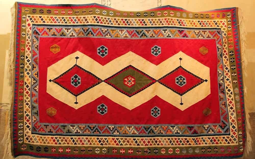 صنایع دستی؛ از تولید سالانه ۱۰۵ هزار متر مربع تا صادرات صفر درصد