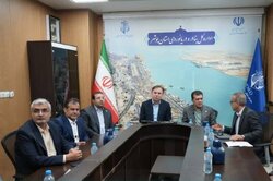 معاون رئیس جمهور از زیرساخت‌های بندری بوشهر بازدید کرد