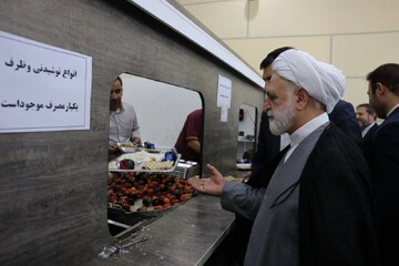 رئیس قوه قضاییه ناهار را با دانشجویان دانشگاه ایلام صرف کرد