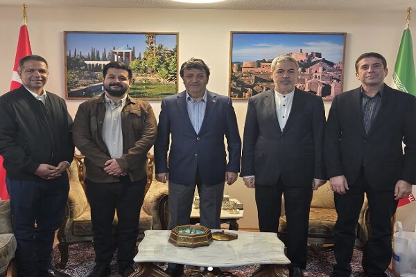 Van-İran kültür ilişkileri ele alındı