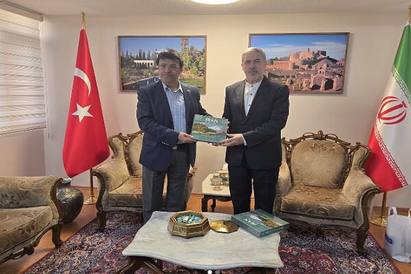 Van-İran kültür ilişkileri ele alındı