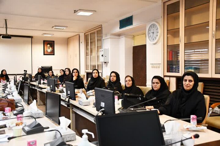 ماماها و روانشناسان مراکز «نجات فرزندان سقط» در لرستان تجلیل شدند ماماها و روانشناسان مراکز «نجات فرزندان سقط» در لرستان تجلیل شدند