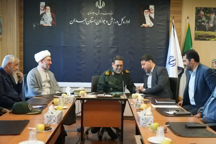 کمالی: ورزش، سنگر حفظ هویت و روحیه جوانان در برابر هجمههای دشمن است کمالی: ورزش، سنگر حفظ هویت و روحیه جوانان در برابر هجمههای دشمن است