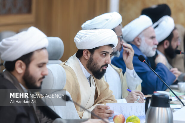 نشست هم‌اندیشی «زندگی با آیه‌ها»