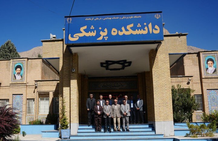 بازدید نماینده کرمانشاه از دانشکده پزشکی دانشگاه علوم پزشکی کرمانشاه بازدید نماینده کرمانشاه از دانشکده پزشکی دانشگاه علوم پزشکی کرمانشاه