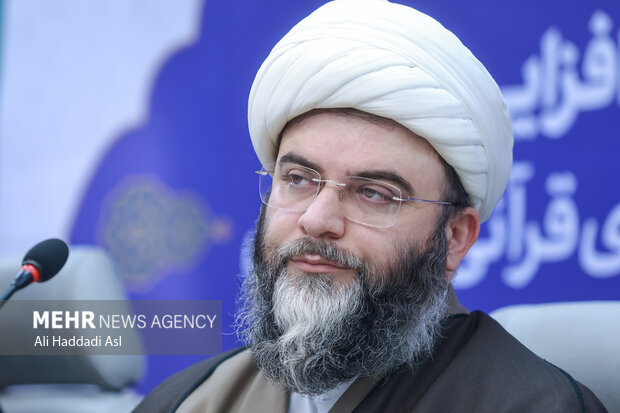نشست هم‌اندیشی «زندگی با آیه‌ها»
