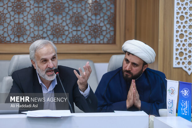 نشست هم‌اندیشی «زندگی با آیه‌ها»