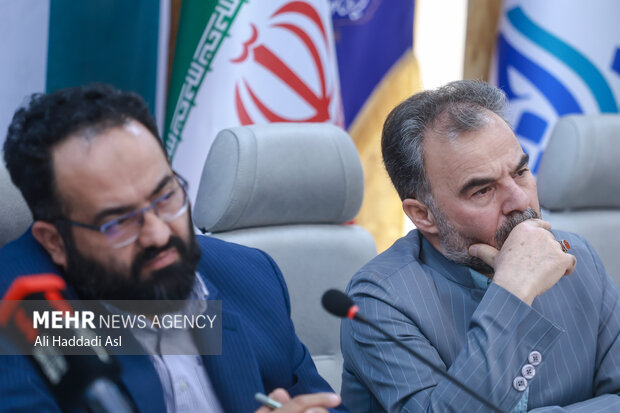 نشست هم‌اندیشی «زندگی با آیه‌ها»