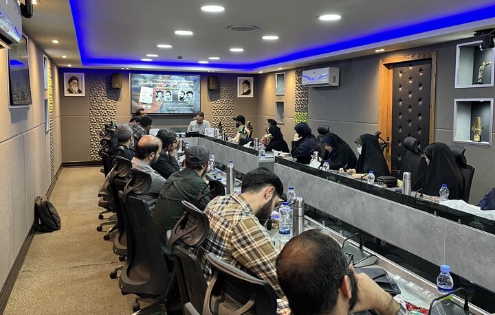 برای شناخت آدم‌ها و وقایع نیاز به متن تاریخی داریم، نه داستان و خاطره