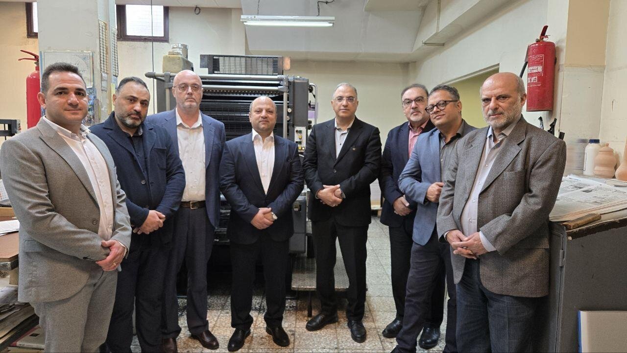 بازدید معاون رسانهای وزیر فرهنگ از روزنامه ارمنیزبان «آلیک» بازدید معاون رسانهای وزیر فرهنگ از روزنامه ارمنیزبان «آلیک»