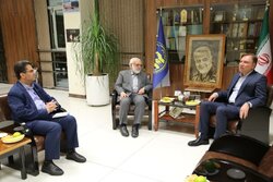 استاندار بوشهر: آماده واگذاری زمین برای مسکن محرومان هستیم