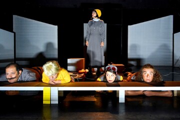 «لطفا تحت هر شرایطی» بدون فکر حرف نزنید؛ آدم‌ها چطور هیتلر می‌شوند؟