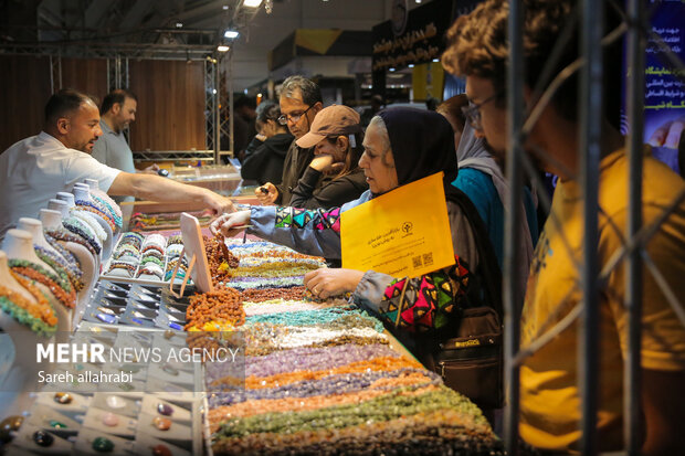 نمایشگاه طلا و جواهرات شیراز