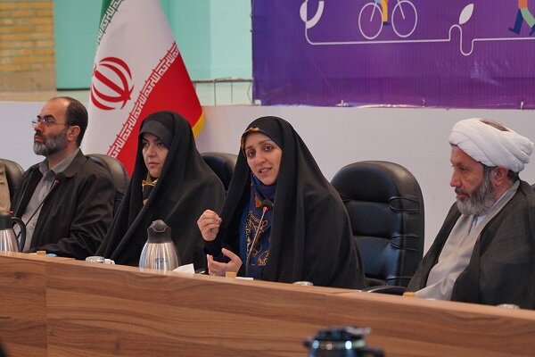 دستاوردهای زنان ایران را بدون لکنت به جهانیان معرفی میکنیم