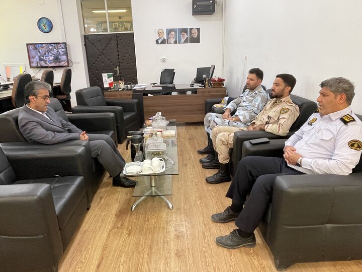 تأکید بخشدار خارگ بر تعامل در حوزه دریایی و مسافری تأکید بخشدار خارگ بر تعامل در حوزه دریایی و مسافری