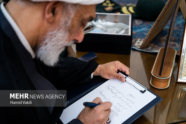 دیدار رئیس مرکز اسناد انقلاب اسلامی با خانواده سپهبد شهید غلامعلی رشید
