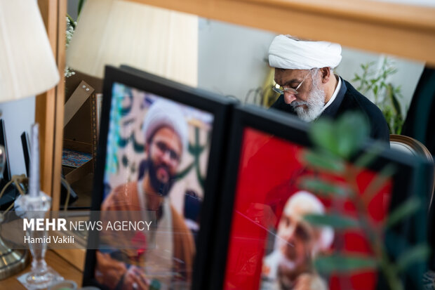 دیدار رئیس مرکز اسناد انقلاب اسلامی با خانواده سپهبد شهید غلامعلی رشید