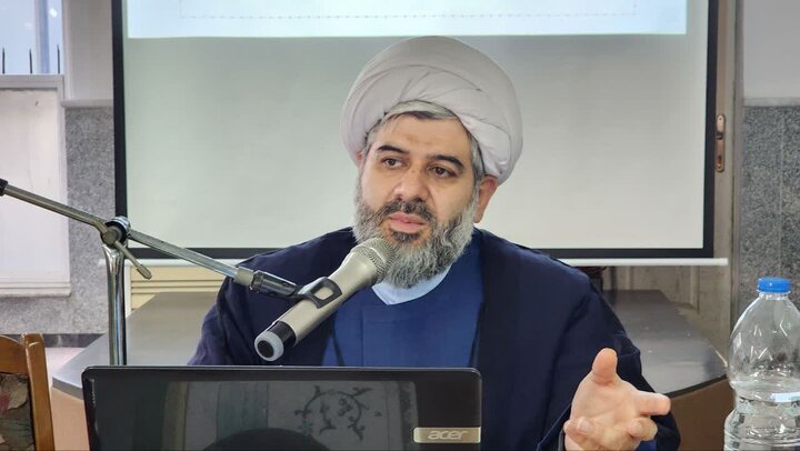 حجت الاسلام شریف تبار: خط اصلی فاطمیه تبیین « مقاومت وحدت آفرین» است حجت الاسلام شریف تبار: خط اصلی فاطمیه تبیین « مقاومت وحدت آفرین» است