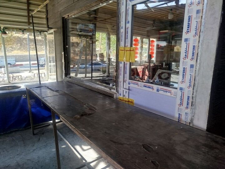 پلمب دکه‌های میدان گاز سنندج به دلیل فقدان زیرساخت‌های بهداشتی