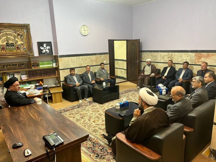 امام جمعه بناب: معلمان، امانت‌داران سرمایه‌های اجتماعی کشور هستند