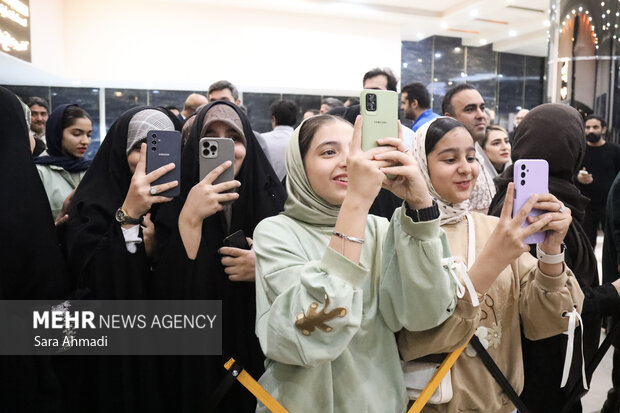 اکران مردمی فیلم «مجنون» در سینما مهر کوهسنگی مشهد