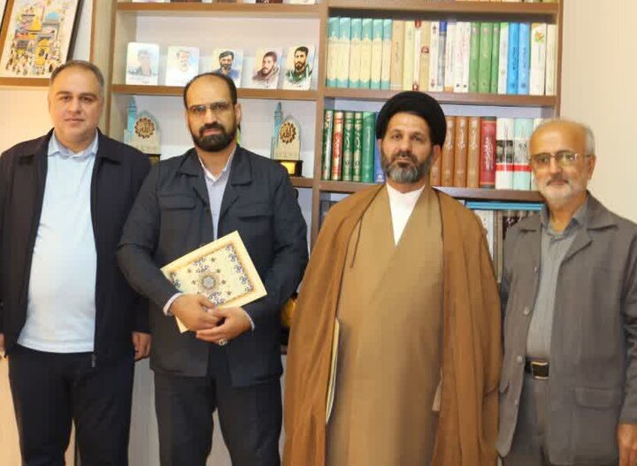 مدیر اجرایی طرح فرهنگی تربیتی «چکامه» در استان سمنان معرفی شد مدیر اجرایی طرح فرهنگی تربیتی «چکامه» در استان سمنان معرفی شد