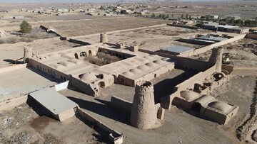 نیکرو: مرمت عمارت برج یزدان‌ آباد شهرستان زرند آغاز شد