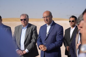 آغاز ساخت نخستین نیروگاه خورشیدی طرح ۱۸ مگاواتی کرمانشاه