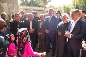 جشنواره «پیاز و گردو» هرسین با حضور استاندار کرمانشاه برگزار شد