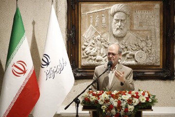 احمدی: هنر نمایش، پلی به گذشته پرافتخار است