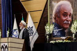 مرحوم کاسبی ۴۰ سال در مسیر حق و هنر متعهد ایستاد