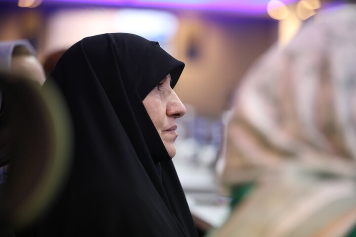 آیا شعر کودک زنانه شده؟؛ شخصیت پدر در شعر کودک غایب است