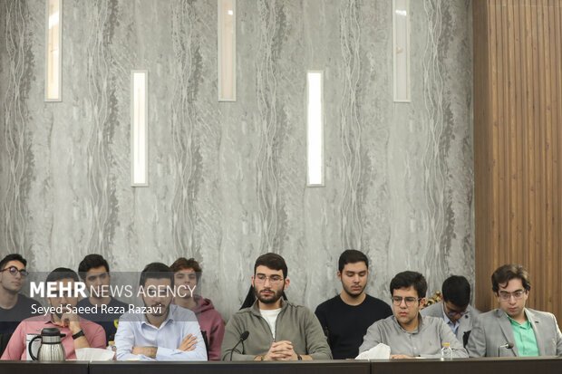 دیدار معاون اول با مدال آوران المپیادی