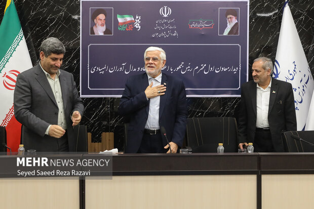 دیدار معاون اول با مدال آوران المپیادی