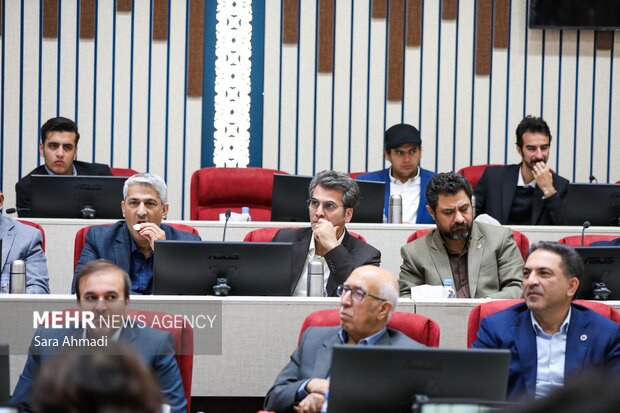 نشست هم اندیشی نخبگانی با حضور مقامات کشوری و استانی در مشهد