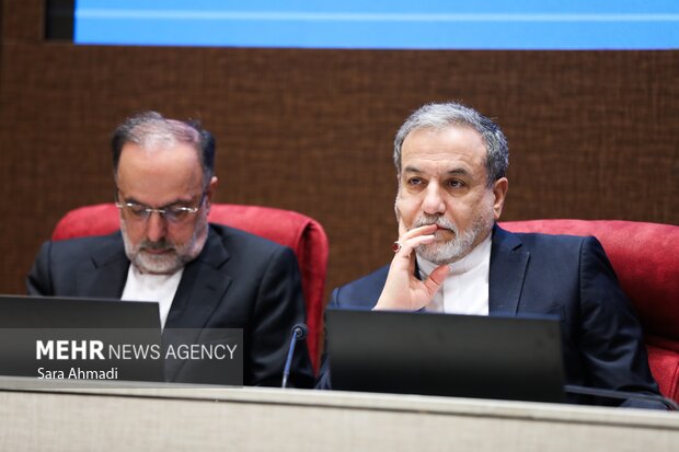 برگزاری نشست هماندیشی نخبگان اندیشهورز مشهد با وزیر امور خارجه برگزاری نشست هماندیشی نخبگان اندیشهورز مشهد با وزیر امور خارجه